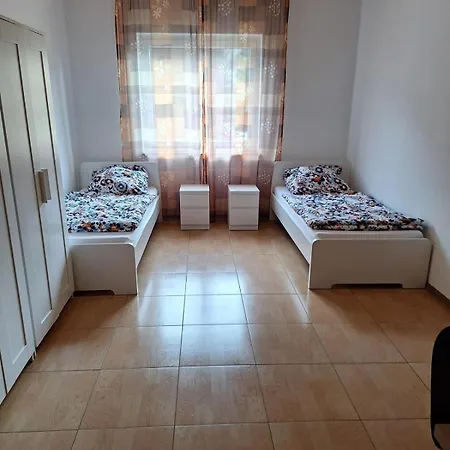 Apartment Monteurhaus - Parkplatz, Wlan & Tv *